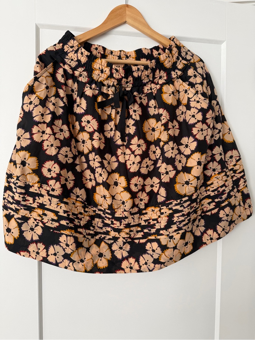 Marc Jacobs Black Floral Drawstring A-Line Skirt with Peach Blooms